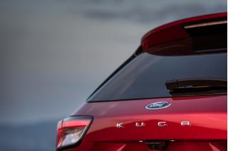 Ford Kuga PHEV: 225 ίπποι με κατανάλωση από 1,4lt/100km